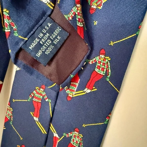 GAP Men's Navy Blue Ski Skiing Winter Pattern Silk Tie Vintage Throwback Retro - Picture 2 of 7